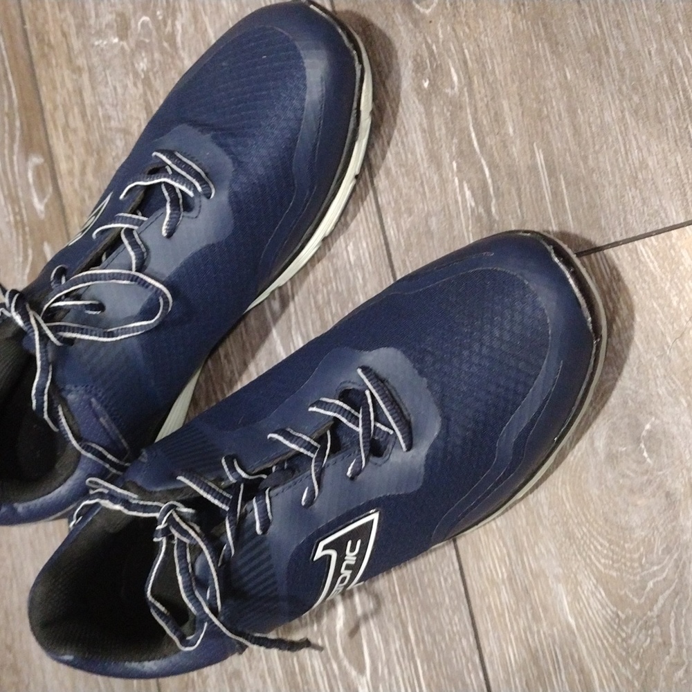 Etonic mens blue mesh golf shoes. Size 10.5
